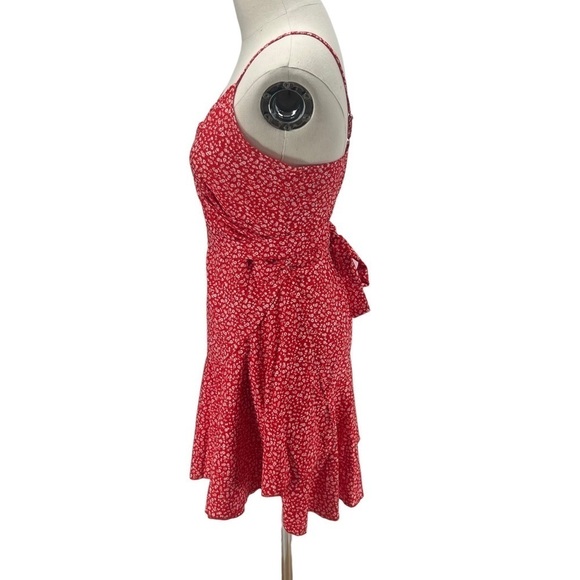 Floral Red White Pleated Sleeveless Mini Dress Size Medium Women’s - Picture 5 of 6